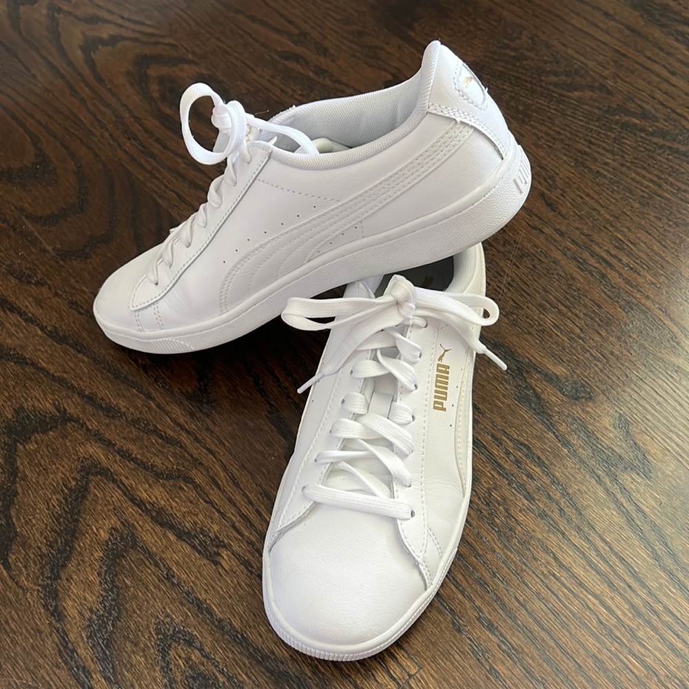 White size 8 Puma sneakers